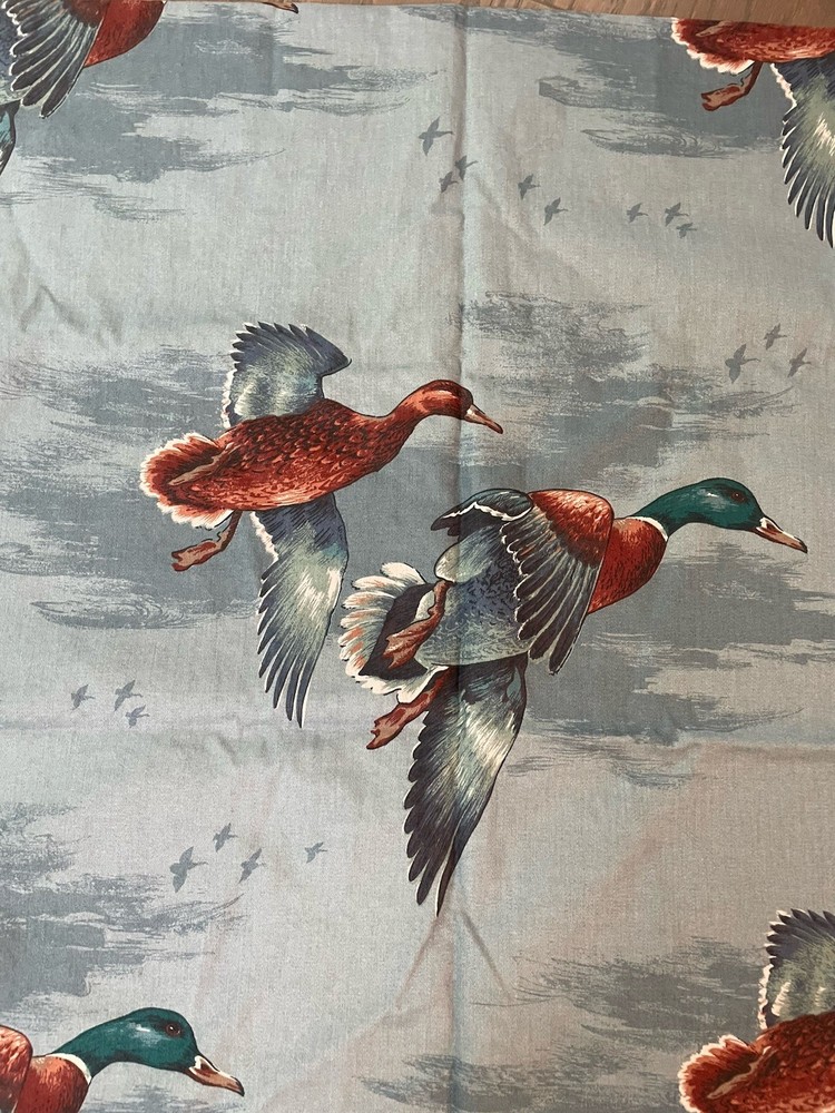 VTG 1988 Wild Geese In Flight Bill Domaratius Designs Tablecloth Approx. 2 Yard