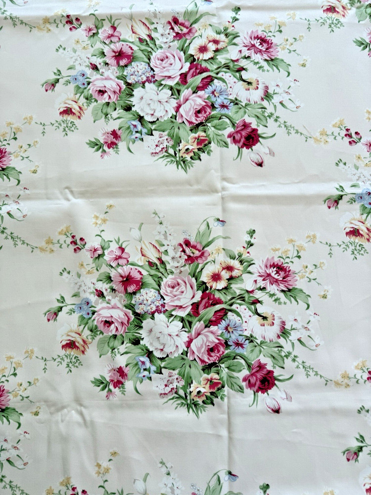 1999 American Folk and Fabric Antique Collection #3005 Ashley Rosette 36″ x 56″