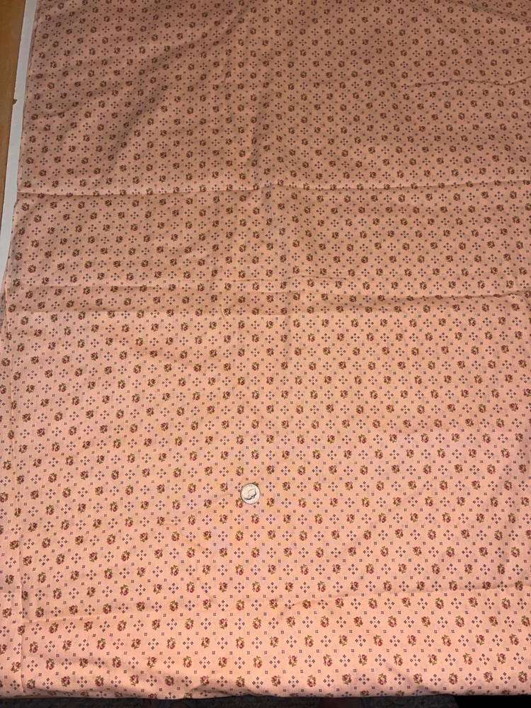 4 YDS COTTON FABRIC VTG PINK WITH TINY FLOWERS UNBRANDED