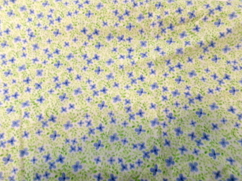 HYDRANGEAS BY SUE ZIPKIN 🌸 == BLUE, GREEN & YELLOW / 3 1/2 YARDS X 42″