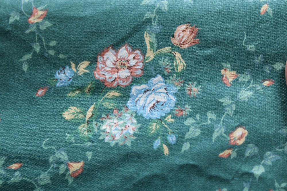 House N Home Fabrics & Draperies Green Blue Peach Floral Bouquet Chintz App 5 Yd