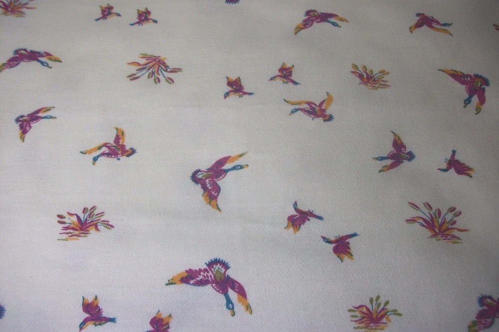 cotton/poly sweatshirt fleece fabric 2 3/4 yds x58″ white w/multicolor ducks