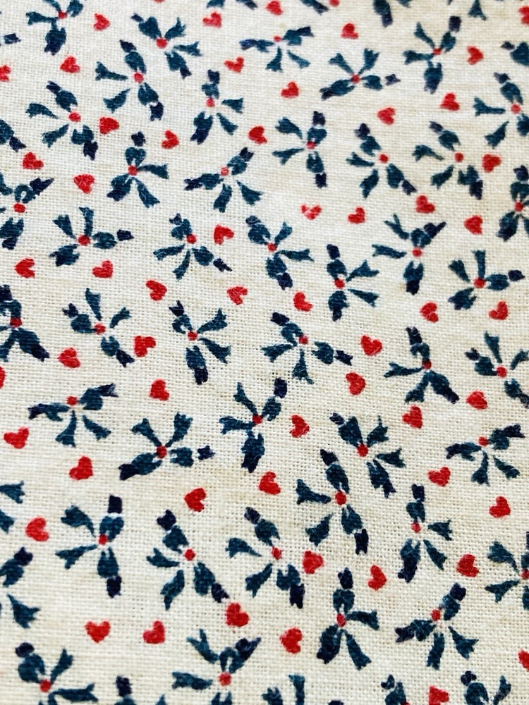 Tiny Green Bows Red Hearts on Cream VTG Cotton Fabric 2 Yards x 44″ Width