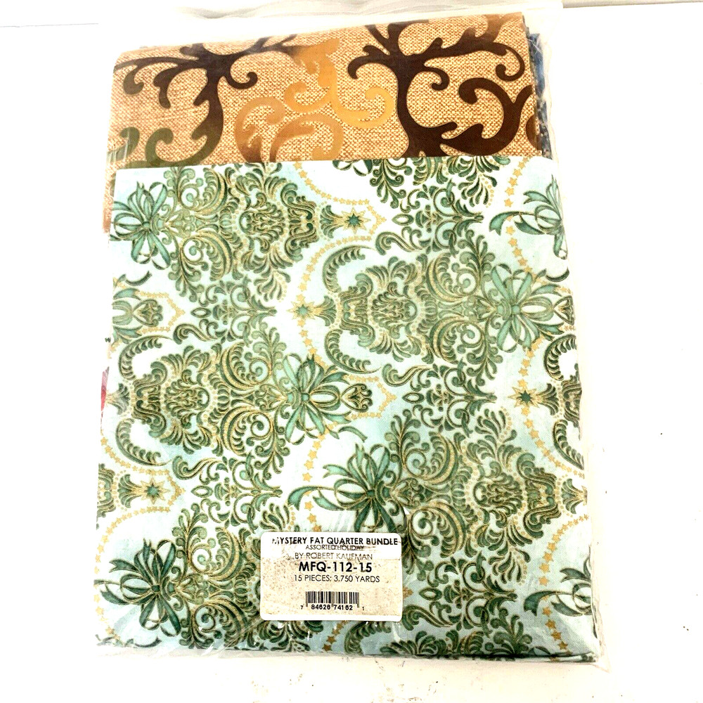 Robert Kaufman Christmas Holiday Fat Quarter Bundle 15pc Quilting Fabric MFQ-112