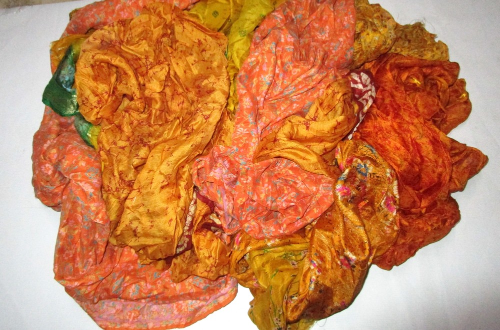 LOT PURE SILK Antique Vintage Sari REMNANT Fabrics 100 GRAMS Golden #ABD1G