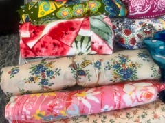 3.5 Lb Vtg Fabric Unique Patterns Remnants Scraps Pieces Quilting Sewing Crafts