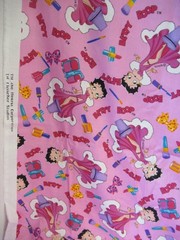 BETTY BOOP MAKEUP AND GLAMOUR” VTG 1998 VERY RARE PINK COTTON FABRIC 34″X44″