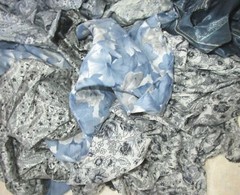 BBI LOT ART SILK Antique Vintage Sari REMNANT Fabrics 100 GRAMS GREY CRAFT DOLL