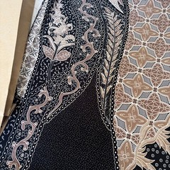 Batik Keris Indonesian Batik Fabric Yardage 45×112 Halus Special w/ Paper Bag