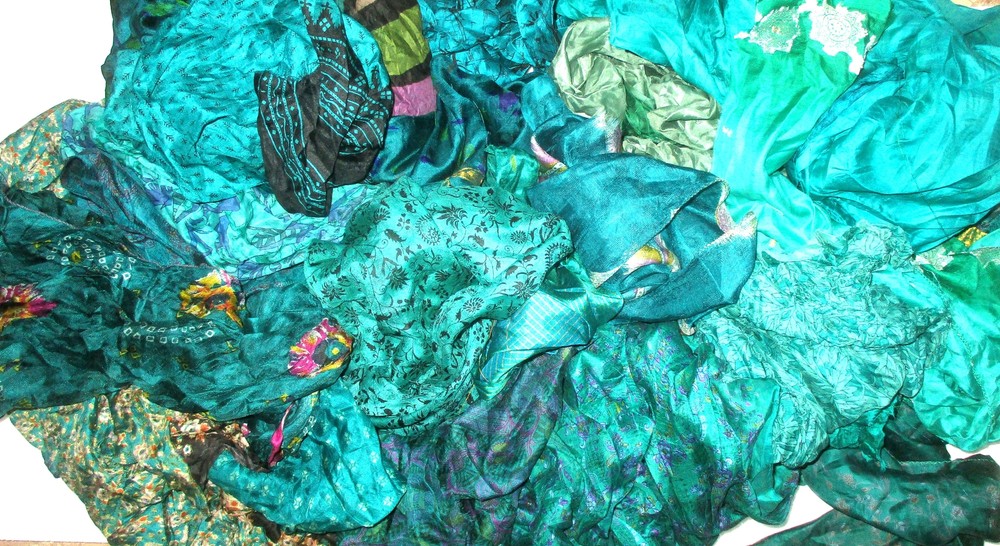 LOT PURE SILK Antique Vintage Sari REMNANT Fabrics 100 GRAMS Peacock Green RARE