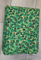 VTG Cranston Christmas Fabric Holly Berry Gold Background Cotton 3.25 Ydx44″ USA