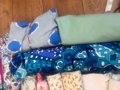 3.5 Lb Vtg Fabric Unique Patterns Remnants Scraps Pieces Quilting Sewing Crafts
