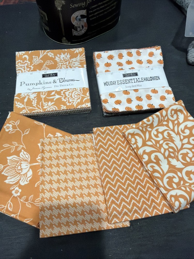 Lot of Halloween Theme 5×5 Quilt Squares 4x Fat qtr
