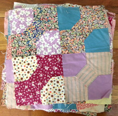 Vtg Lot of 17 Hand Sewn Bow Tie Quilt Blocks 1950-60’s -READ – Needs Laundering
