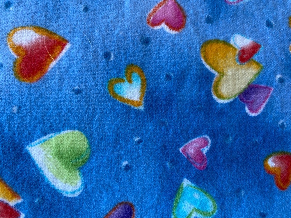 ROBERT KAUFMAN FABRIC~Jennifer Sampon~STILL CRAZY FOR DAISY~Flannel Heart Toss~