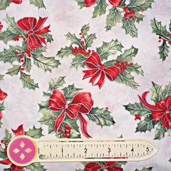 FERN XL SCRAP 10X22″ Fabric Christmas Holiday Red Ribbon Bows, Holly, Berries