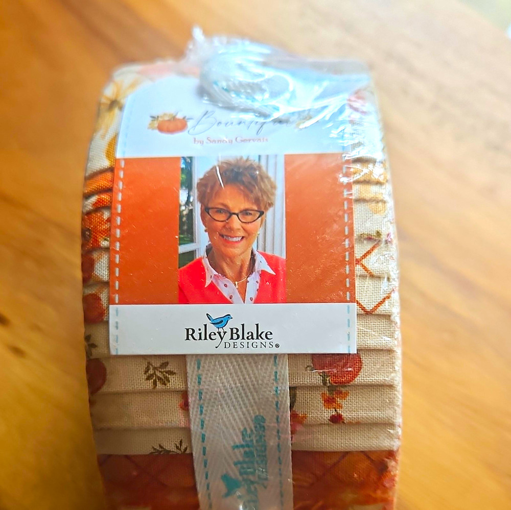 Riley Blake Designs Floral Multicolor Cotton Jelly Roll 40 Strips RP-17860-40
