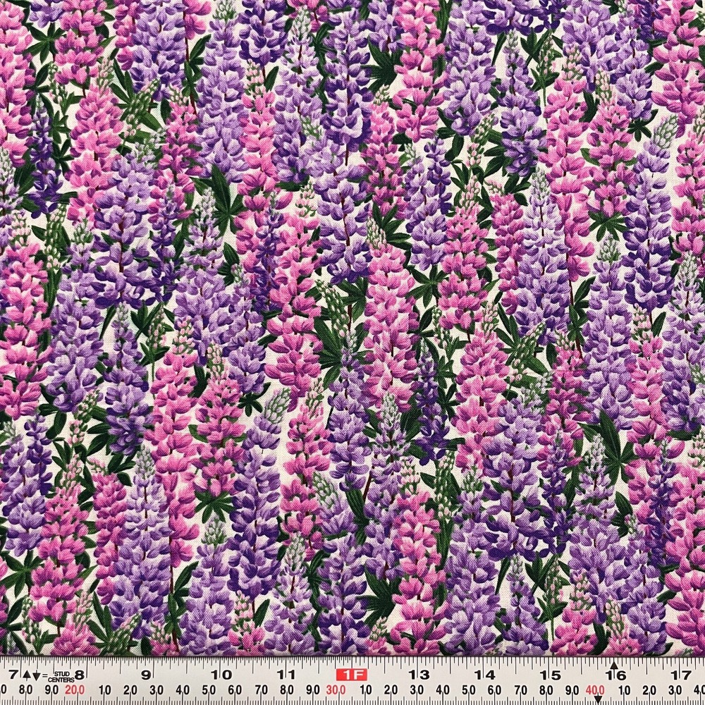 Timeless Treasures 2007 Florals Cotton Fabric by the HALF YARD 18″ x 44″