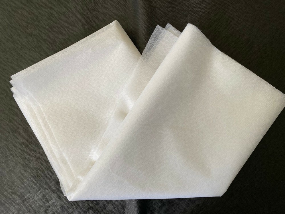 White Fusible Midweight UF363 Interfacing 36″X60″ NONWOVEN 1 yard