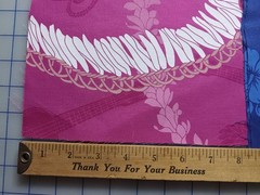 40 pcs of Hawaiian print remnants, approximately 7″ x 8″ for quilting; preowned