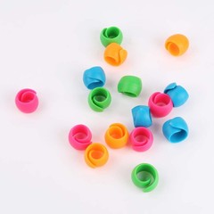 Miamay Thread Spool Savers Huggers Avoid Loose Ends 16 Pieces, multicolored