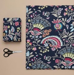 Lightweight Floral Cotton Fabric – Breathable Material for Dressmaking Use