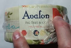 Moda Jelly Roll. FIG TREE. AVALON. OOP.