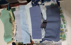 6 lb 5 oz Box Green Blue Assorted Fabric Scraps All 2″-4″ narrow pieces FSBTB85