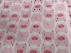 1 Fat Quarter organic Cotton Fabric Pink Pigs on White Approx 21″ x 18″