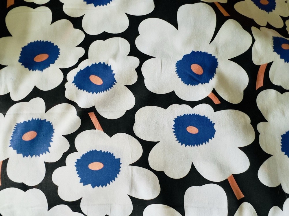 BOLD BLACK BLUE FLOWER COTTON DECOR FABRIC MARIMEKKO UNNIKO STYLE 64” WIDE BTY