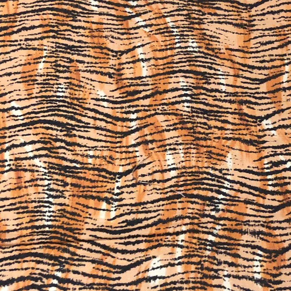 WILD ANIMAL Tiger looking PRINT 100% COTTON FABRIC by the yard #01 Small image