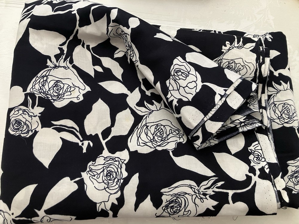 High Quality Cotton Poplin Fabric Designed in Japan Dark Navy White Roses 6 Yard