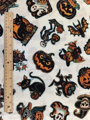 HAPPY HAUNTING QUILTING TREASURES RETRO HALLOWEEN FABRIC HALF YARD
