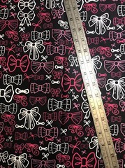 Minnie Mouse Bows On Black OOP Cotton Fabric 21″ x 44″ New