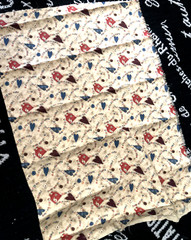 Vtg 3/4 yd 45X32″ Beige Red Blue BLESS OUR HOUSE Hearts Barn Quilt FABRIC FARM