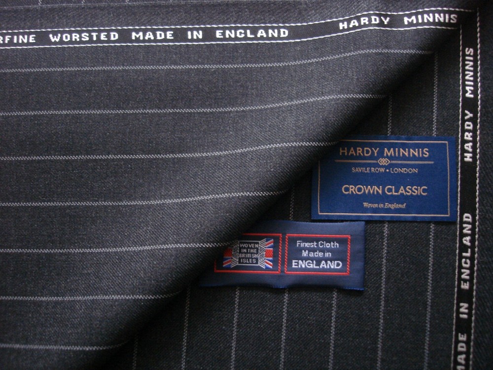 100% WOOL SUITING FABRIC CROWN CLASSIC IN “Charcoal” MADE IN ENGLAND = 3.5 m.