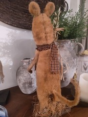 Grungy Primitive Field Mouse for fall scarf with fall prim tag.