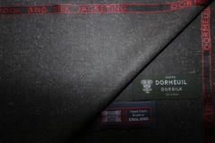 100% EXTRAFINE MERINO WOOL SUITING FABRIC MADE IN HUDDERSFIELD ENGLAND = 2.8 m