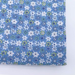 Vibrant 20″ x 20″ Cotton Patchwork Fabric Bundle – 7 Floral Fat Quarters