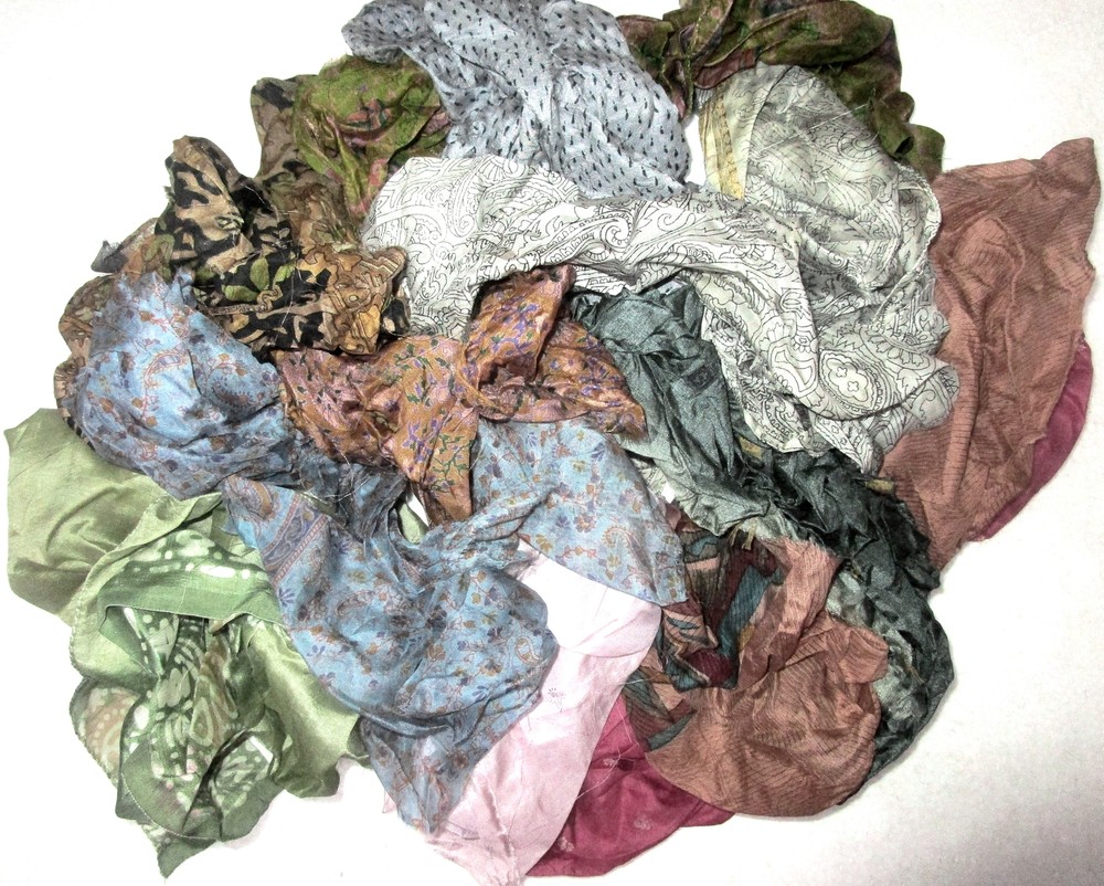 TD LOT PURE SILK Vintage Sari REMNANT Fabrics 200 GRAMS LIGHT DULL COLOR JOURNAL