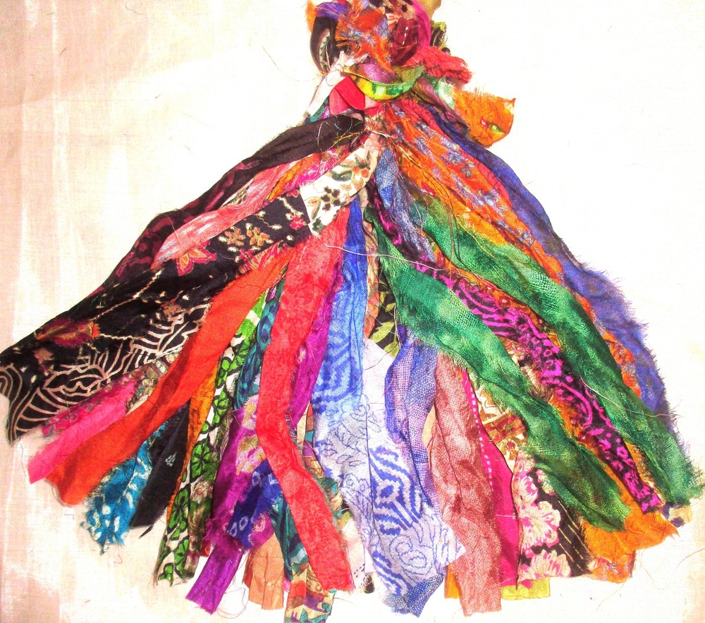 ! LOT PURE SILK Antique Vintage Sari TASSELS JOURNAL 50 STRAND Mixed 3″ to 4″
