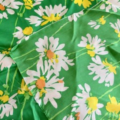 Villard Deauville Daisy Fabric 3.75 Yds Green Synthetic Lightweight Vintage