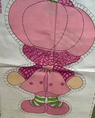 VINTAGE RASPBERRY TART CUT AND SEW PILLOW COVER 5717 1981 UNCUT