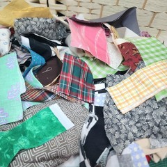 Fabric Scraps 2 Lb 8 Oz Assorted Colors & Sizes For Quilting And Crafts