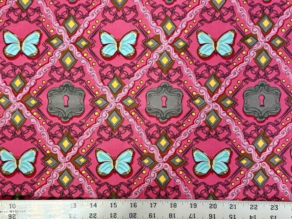 VTG Secret Garden of Butterflies (Top Drawer Quilting Fabrics) – 1 YD 14” x 44”