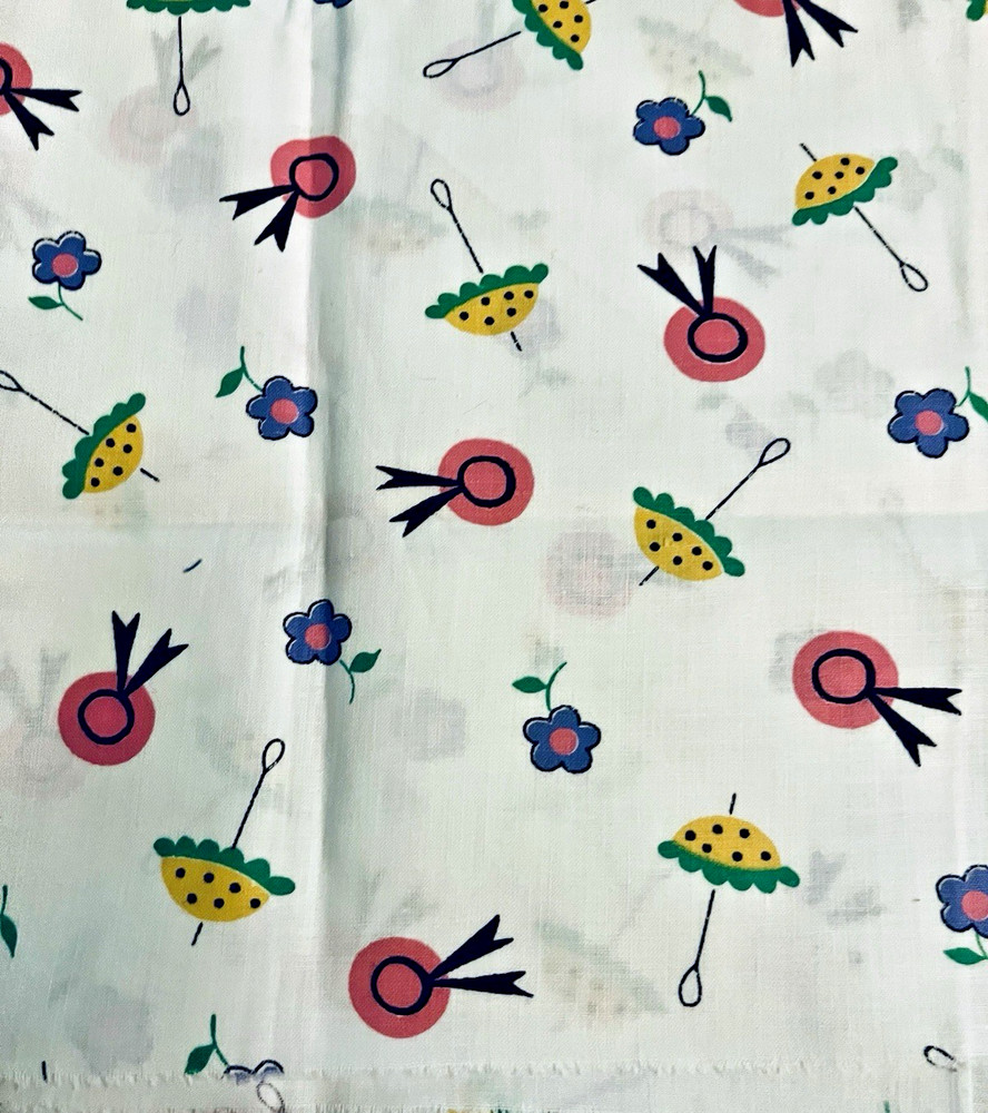 VTG Dotted Umbrellas Pink Hats Purple FLorals on White 16X12″ + Remnants