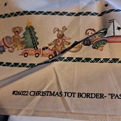 Daisy Kingdom Christmas Tot Double Border Fabric 1.5Yds Vintage Past & Presents