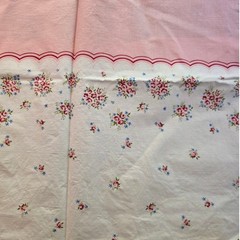 Floral Fabric Pink White Rose Scalloped Vintage 1 Yard x 34 w