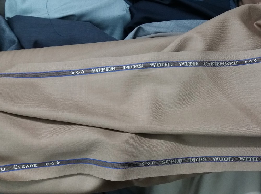 Beige Suiting fabric best for Suit Pants Jacket Wool Suit Fabric 140s wool