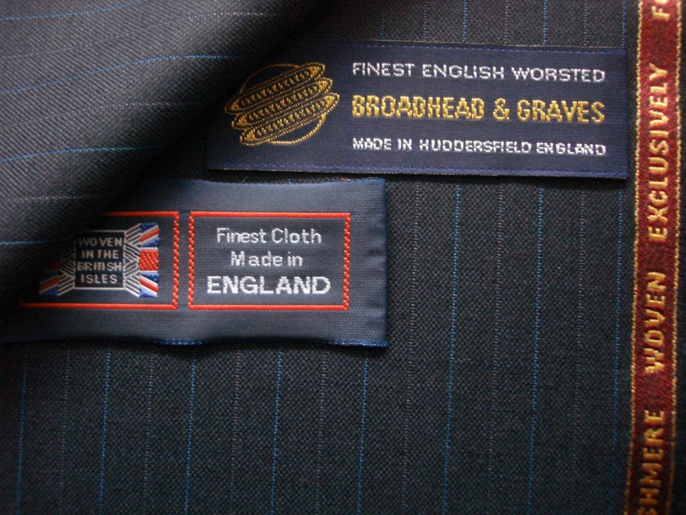 97% SUPER 150’s WOOL WORSTED & 3% CASHMERE SUITING FABRIC MADE IN ENGLAND =3.4 m